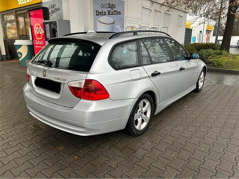 Gebraucht BMW 320 163 PS (119 kW) 2006 Silber Kombi