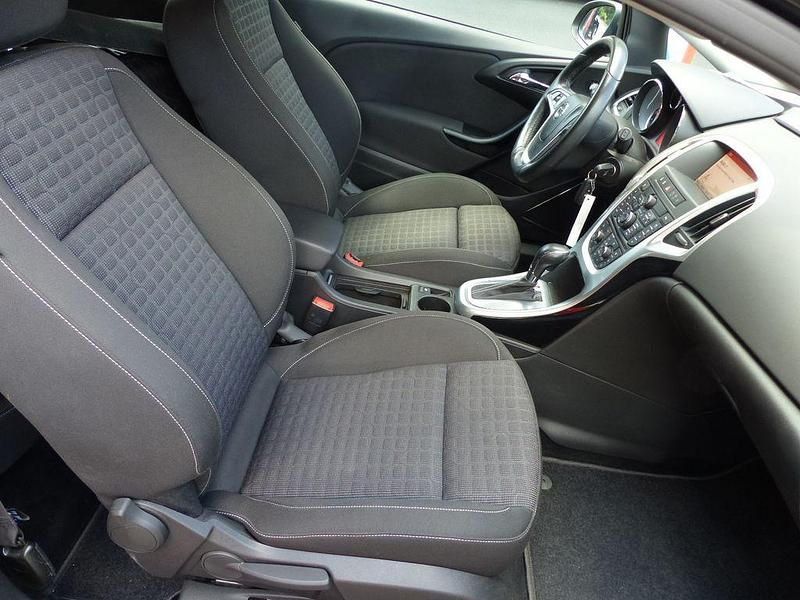 Gebraucht Opel Astra GTC 140 PS (102 kW) 2015 Schwarz Coupé