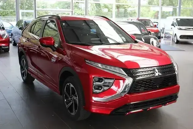 Gebraucht Mitsubishi Eclipse Cross Select 188 PS (138 kW) 2025 Rot SUV