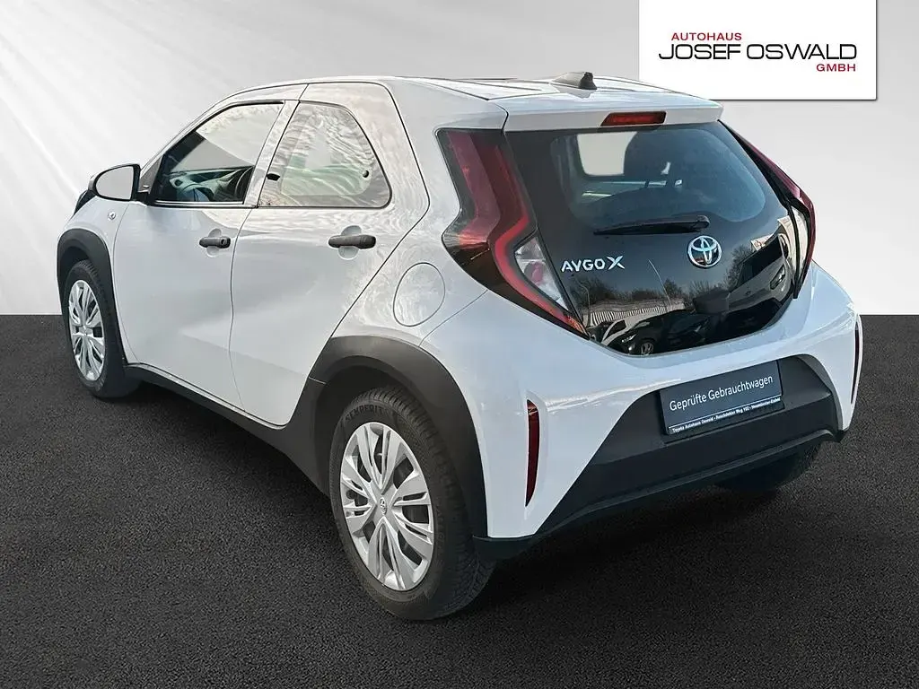 Gebraucht Toyota Aygo X X-play 72 PS (52 kW) 2022 Weiß SUV