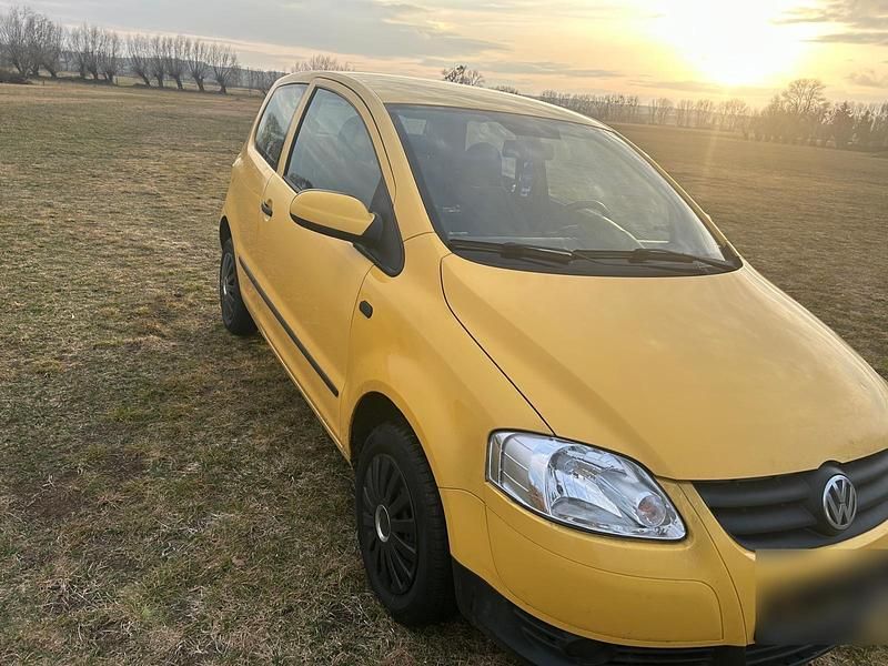 Gebraucht VW Fox 54 PS (39 kW) 2005 Gelb Kleinwagen