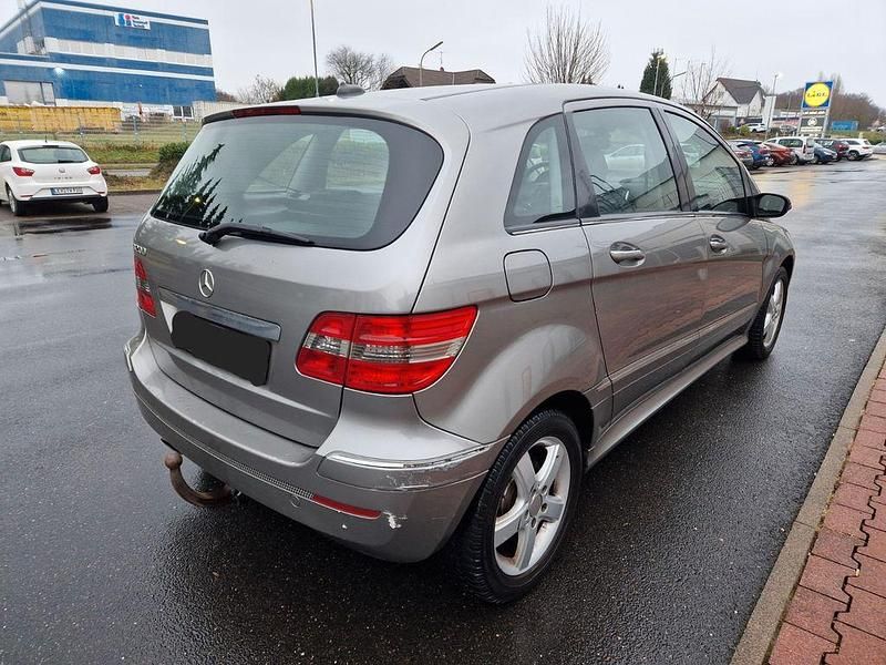 Używany Mercedes B200 136 KM (100 kW) 2007 Szary Minivan