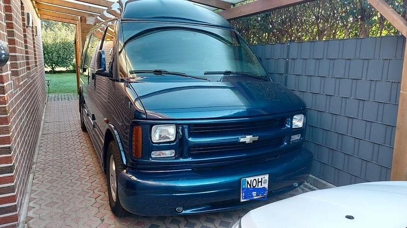 Blau Gebraucht 2001 Chevrolet Express Van / Kleinbus | 22.999 € - Bild 1/4