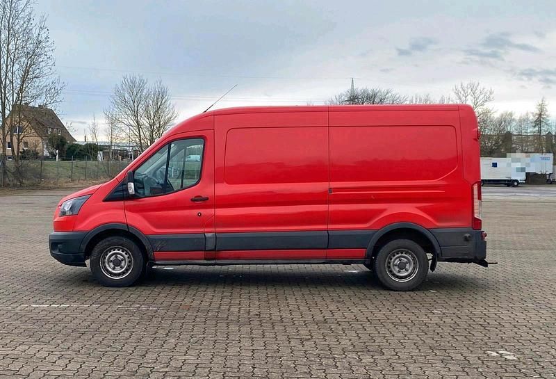 Gebraucht Ford Transit 105 PS (77 kW) 2017 Rot Van