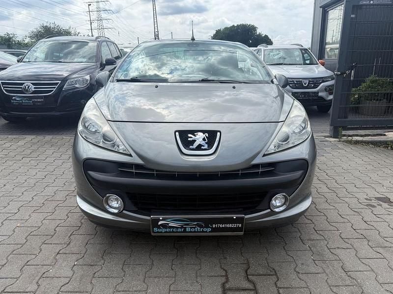 Grau Gebraucht 2009 Peugeot 207 CC Roland Garros Cabrio | 2.999 € (Fairer Preis) - Bild 1/4