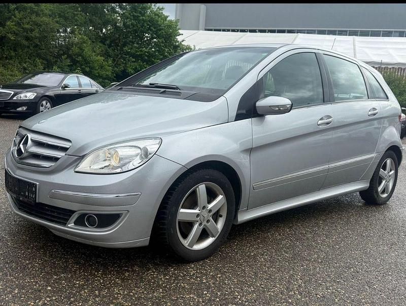 Silber Gebraucht 2009 Mercedes B200 Van / Kleinbus | 6.250 € (Fairer Preis) - Bild 1/2