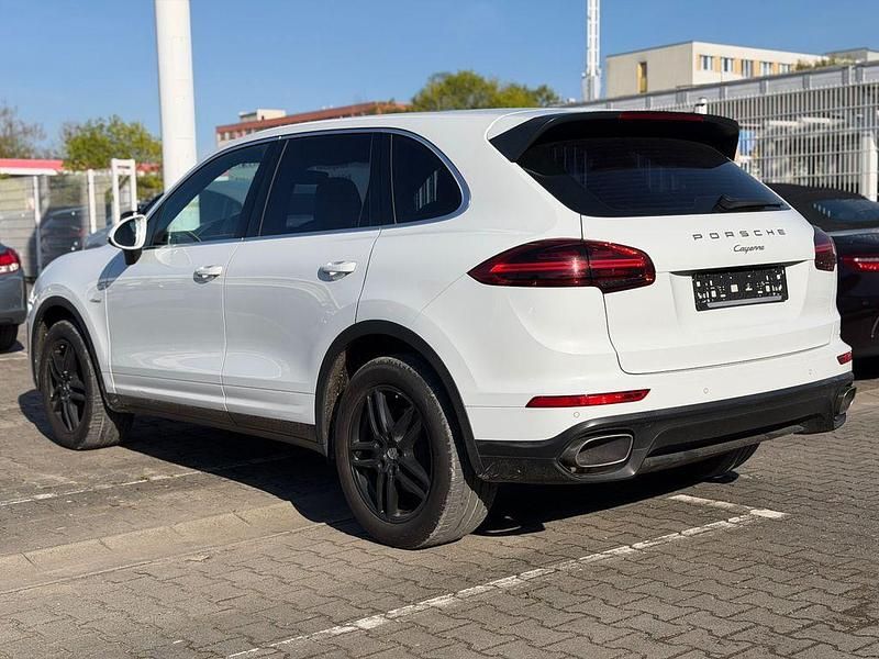 Second-hand Porsche Cayenne 262 CP (192 kW) 2015 Alb SUV