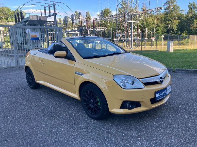Gelb Gebraucht 2005 Opel Tigra Enjoy Cabrio | 2.490 € (Fairer Preis) - Bild 1/4