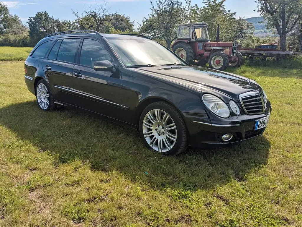 Używany Mercedes E500 Elegance 387 KM (284 kW) 2006 Czarny Sedan/Limuzyna