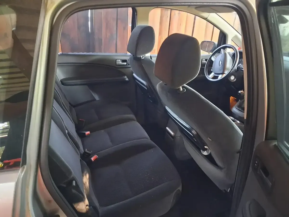 Gebraucht Ford C-MAX 120 PS (88 kW) 2004 Grau Van / Kleinbus