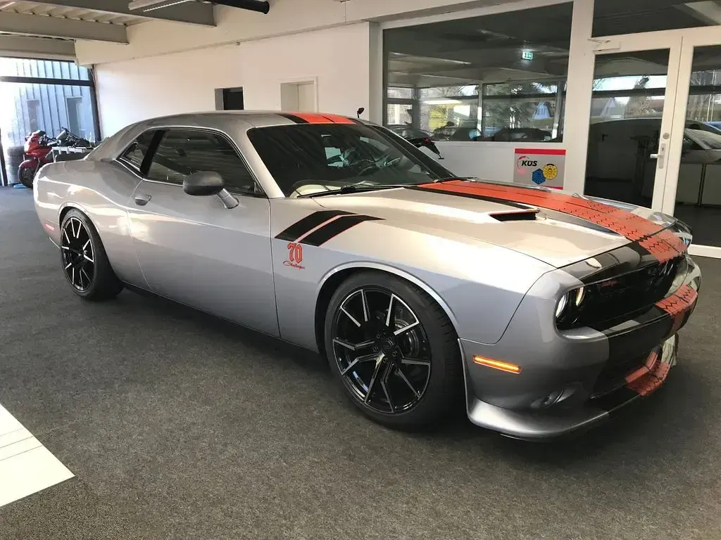 Second-hand Dodge Challenger 309 CP (227 kW) 2016 Argintiu Coupe