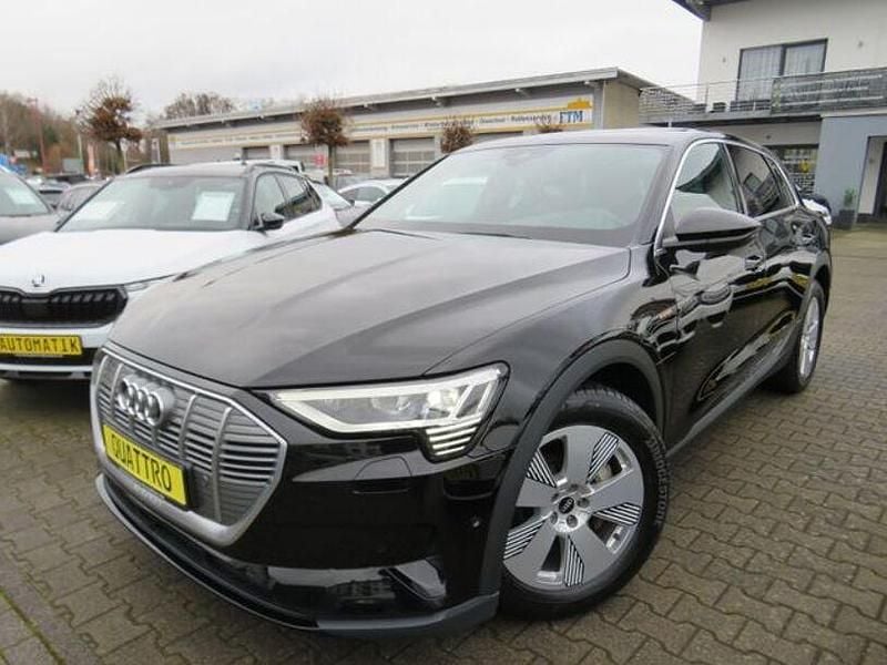 Mythosschwarz Gebraucht 2021 Audi e-tron S-Line SUV | 31.990 € (Superpreis) - Bild 1/4