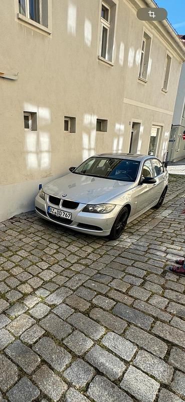 Silber Gebraucht 2007 BMW 318 Limousine | 2.800 € (Superpreis) - Bild 1/3