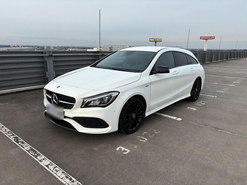 Weiß Gebraucht 2018 Mercedes CLA180 AMG line Limousine | 17.000 € - Bild 1/4