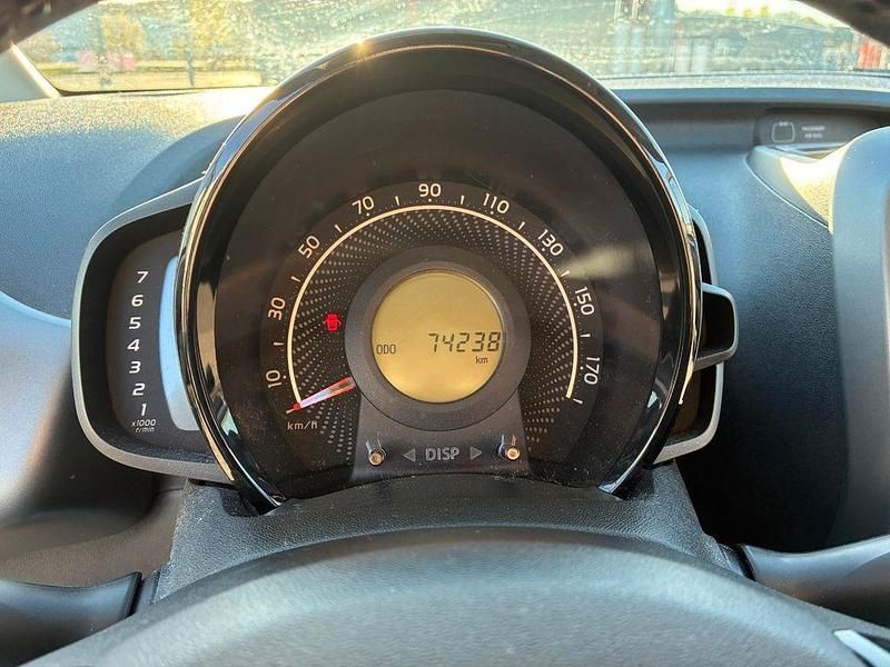 Gebraucht Toyota Aygo 72 PS (52 kW) 2019 Weiß Kleinwagen