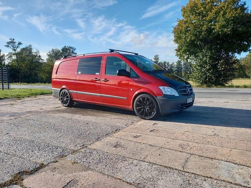 Rot Gebraucht 2013 Mercedes Vito Van | 17.800 € - Bild 1/4