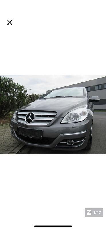Gebraucht Mercedes B200 140 PS (102 kW) 2010 Grau Van / Kleinbus