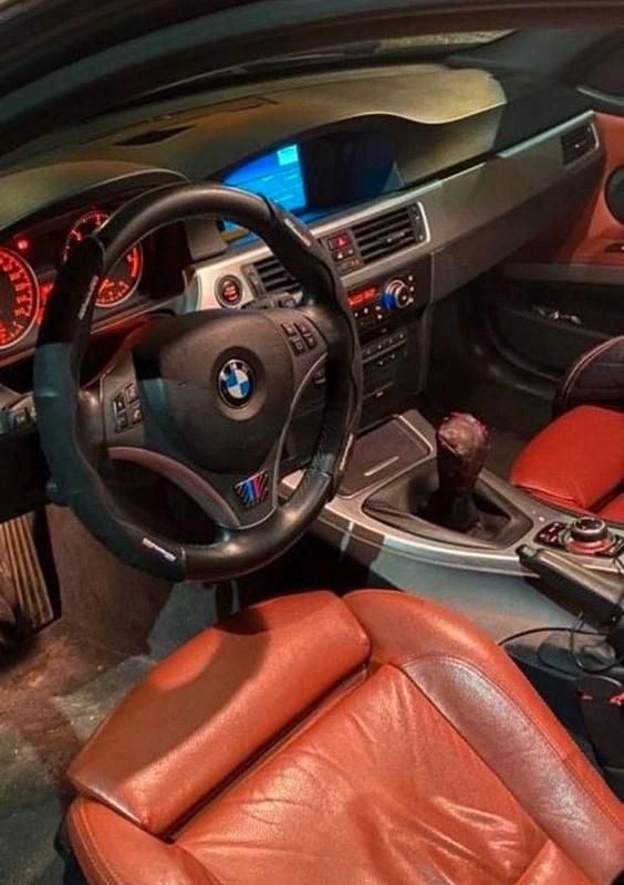 Gebraucht BMW 320 185 PS (136 kW) 2010 Grau Kombi