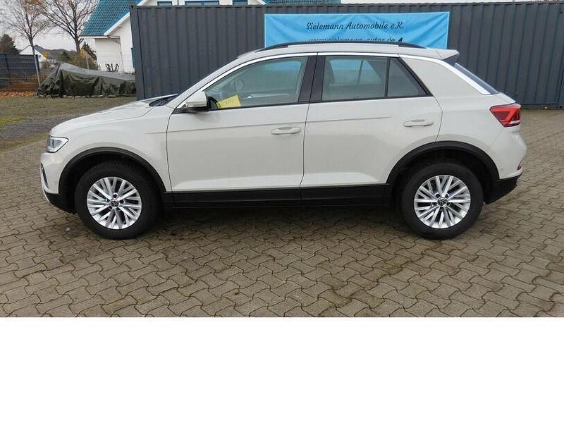 Purewhite c9a (weiß)weiß Gebraucht 2024 VW T-Roc Life SUV | 23.990 € (Superpreis) - Bild 1/4