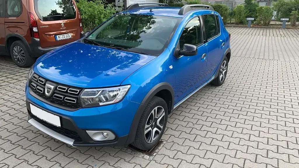Gebraucht Dacia Sandero Celebration 90 PS (66 kW) 2019 Blau Limousine