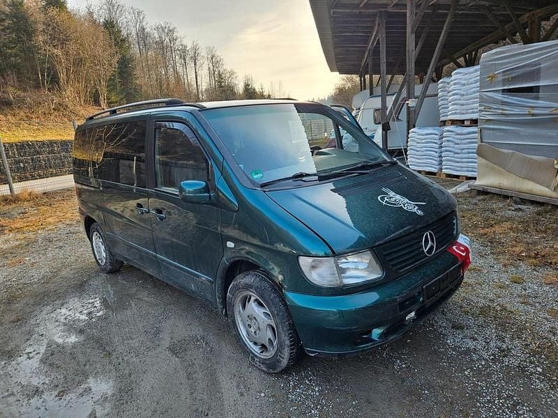 Gebraucht Mercedes V220 122 PS (89 kW) 2002 Grün Van / Kleinbus