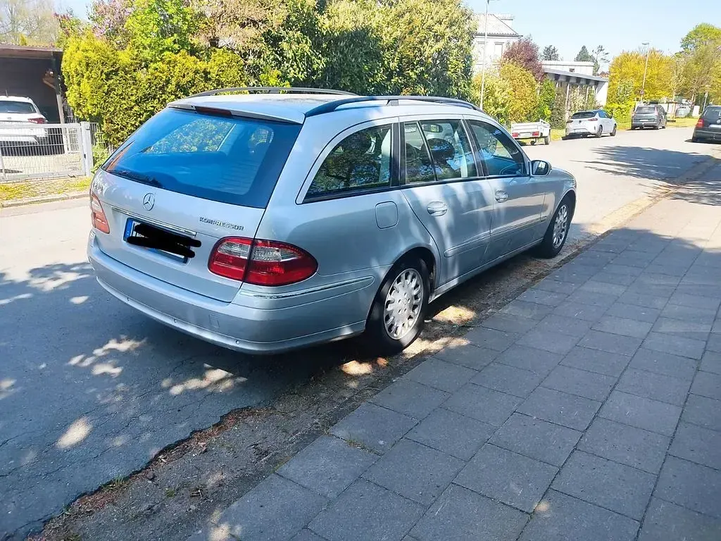 Gebraucht Mercedes E200 Elegance 163 PS (119 kW) 2005 Silber Limousine