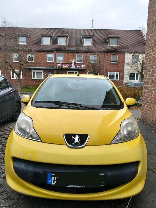 Gelb Gebraucht 2006 Peugeot 107 Kleinwagen | 1.200 € (Guter Preis) - Bild 1/4