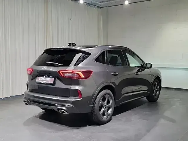 Gebraucht Ford Kuga ST-Line X 186 PS (136 kW) 2025 Grau, magnetic metallic SUV