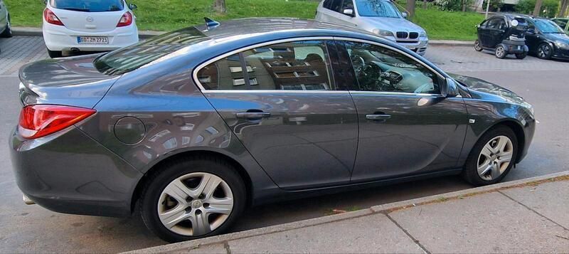 Grau Gebraucht 2009 Opel Insignia Limousine | 4.800 € (Fairer Preis) - Bild 1/4