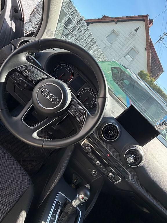 Gebraucht Audi Q2 Ambiente 116 PS (85 kW) 2018 Silber SUV