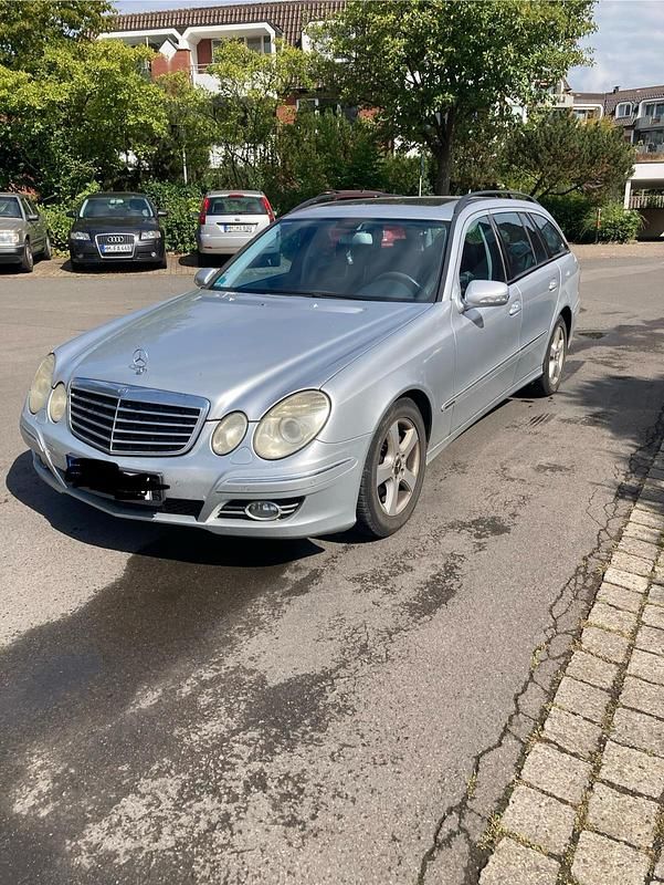 Silber Gebraucht 2006 Mercedes E280 Avantgarde Kombi | 1.890 € (Guter Preis) - Bild 1/4