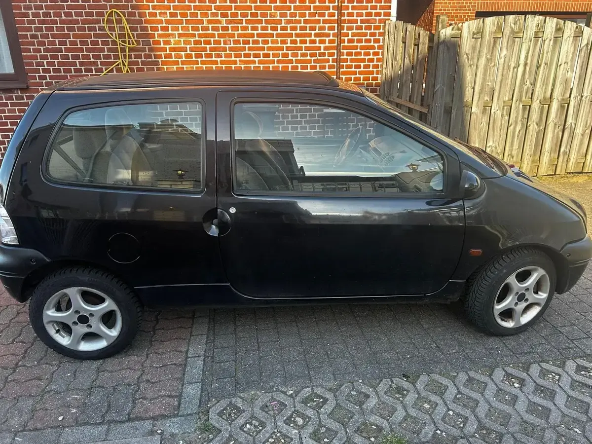 Używany Renault Twingo 45 KM (33 kW) 2001 Czarny Hatchback