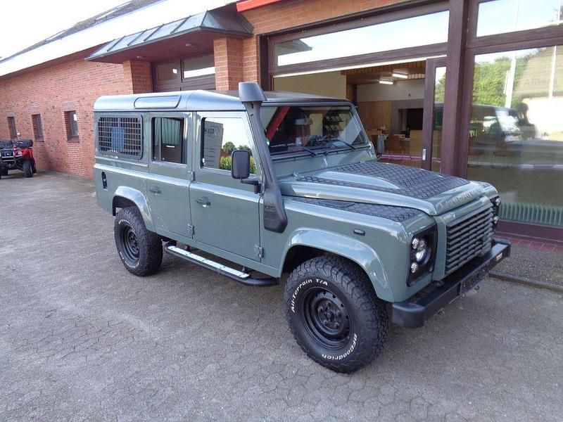 Grün Gebraucht 2010 Land Rover Defender S SUV | 45.990 € (Teuer) - Bild 1/4