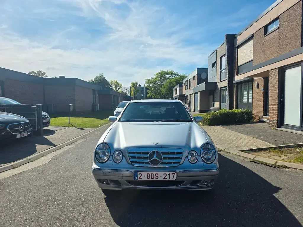 Second-hand Mercedes E200 163 CP (119 kW) 2001 Argintiu Berlinǎ