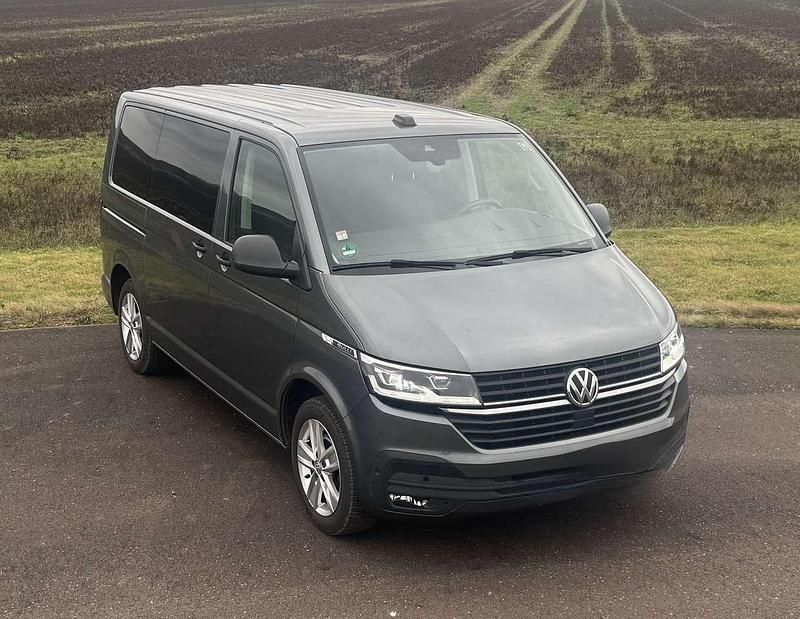 Gebraucht VW T6.1 Trendline 150 PS (110 kW) 2021 Grau Van
