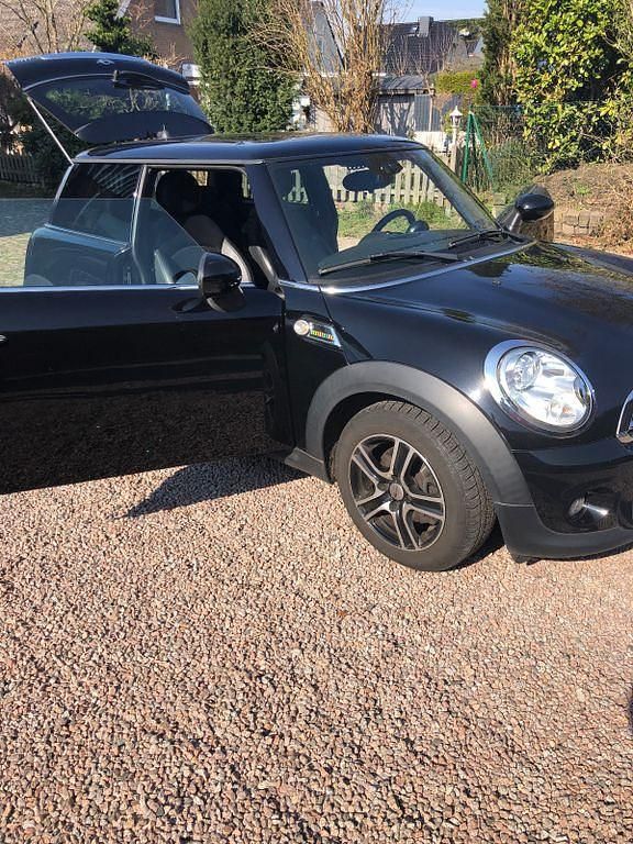 Gebraucht Mini Cooper D 111 PS (81 kW) 2012 Schwarz Kleinwagen