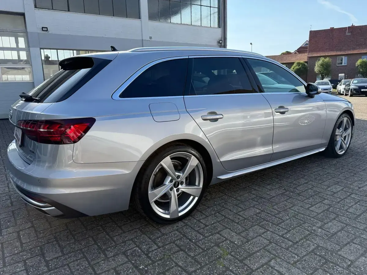 Gebraucht Audi A4 S-Line 204 PS (150 kW) 2022 Silber Kombi
