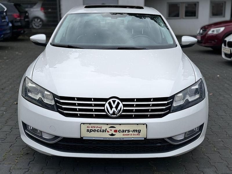 Gebraucht VW Passat Highline 140 PS (102 kW) 2015 Weiß Limousine