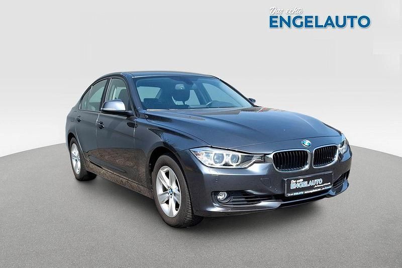 Grau Gebraucht 2013 BMW 320 Comfort Edition Limousine | 12.890 € (Guter Preis) - Bild 1/4