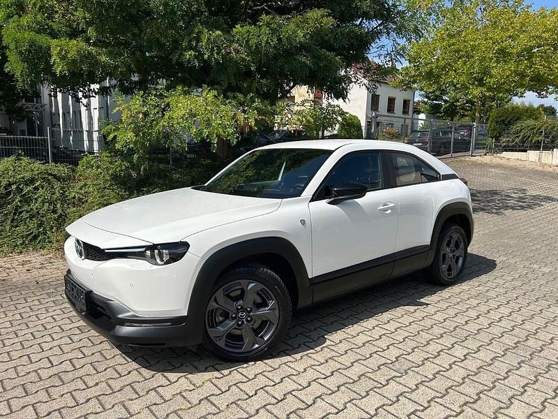 Weiß Gebraucht 2024 Mazda MX30 Prime-Line SUV | 20.980 € - Bild 1/4