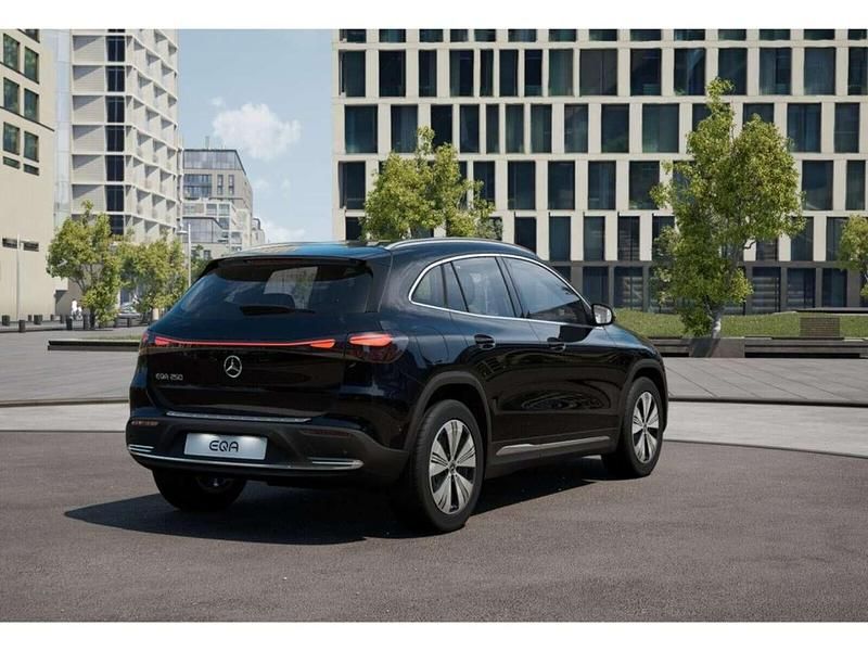 Gebraucht Mercedes EQA250 Progressive 139 kW (190 PS) 2025 Metalliclack kosmosschwarz SUV