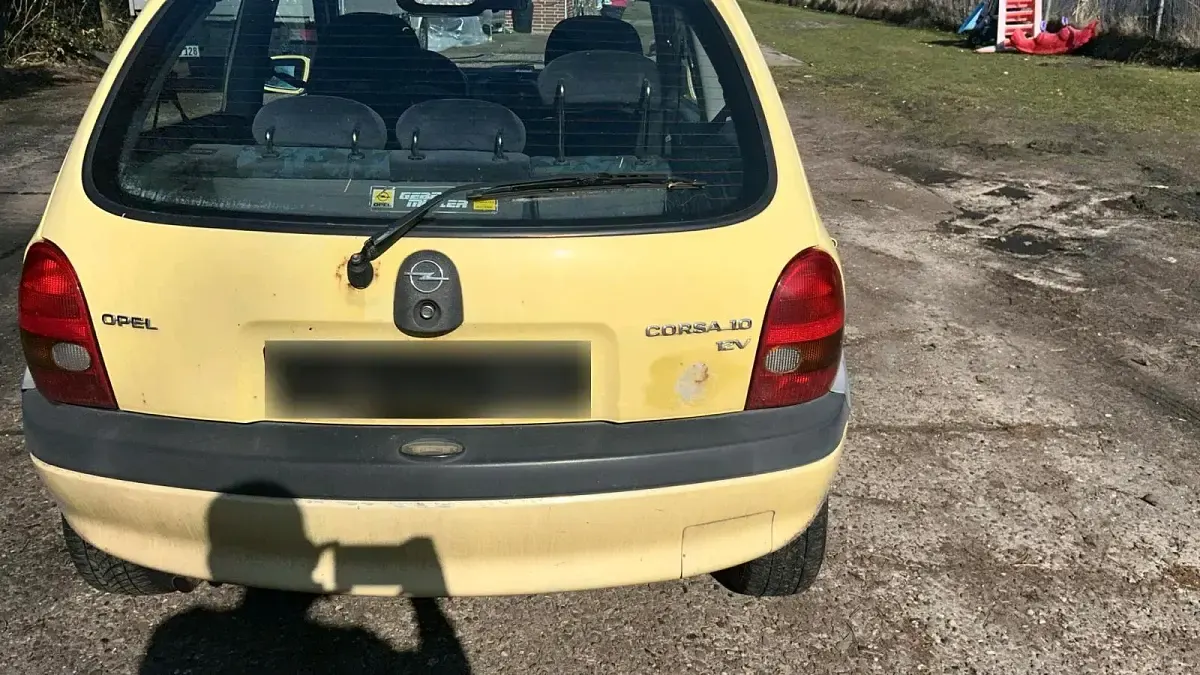Używany Opel Corsa 54 KM (39 kW) 2000 Żółty Hatchback