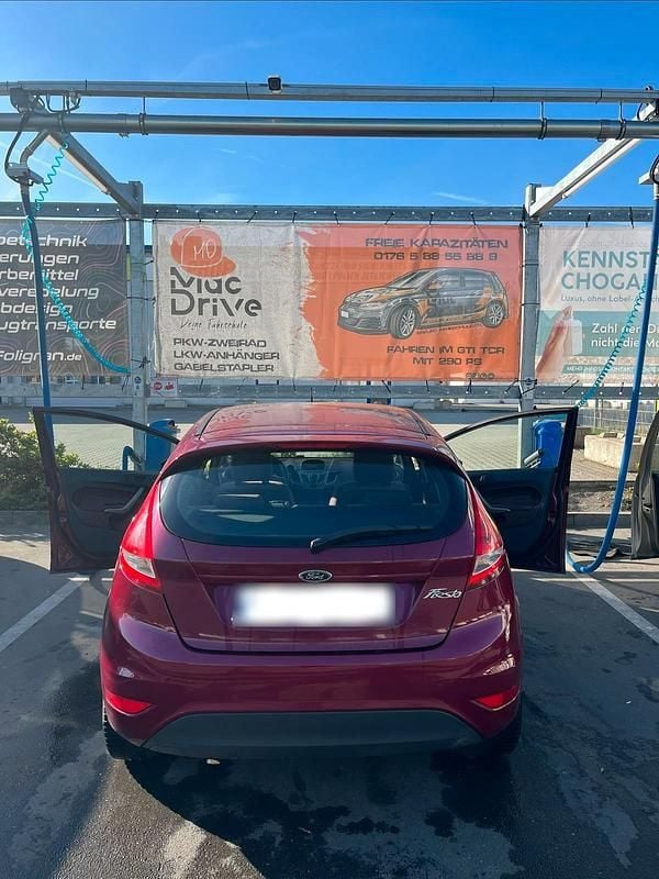 Usata Ford Fiesta 82 CV (60 kW) 2009 Rosso Utilitaria