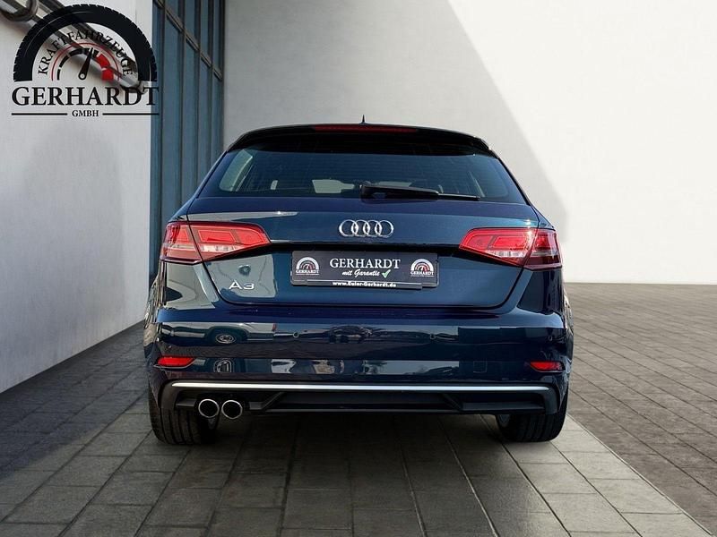 Second-hand Audi A3 S-Line 150 CP (110 kW) 2017 Albastru Berlinǎ