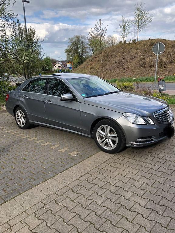 Gebraucht Mercedes E220 Elegance 170 PS (125 kW) 2011 Grau Limousine