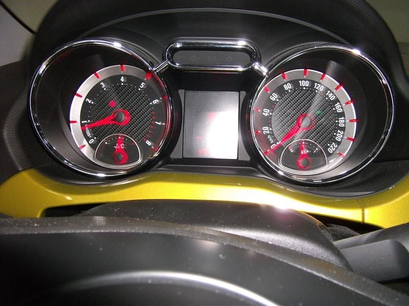 Gebraucht Opel Adam Rocks Rocks 116 PS (85 kW) 2015 Gelb Kleinwagen