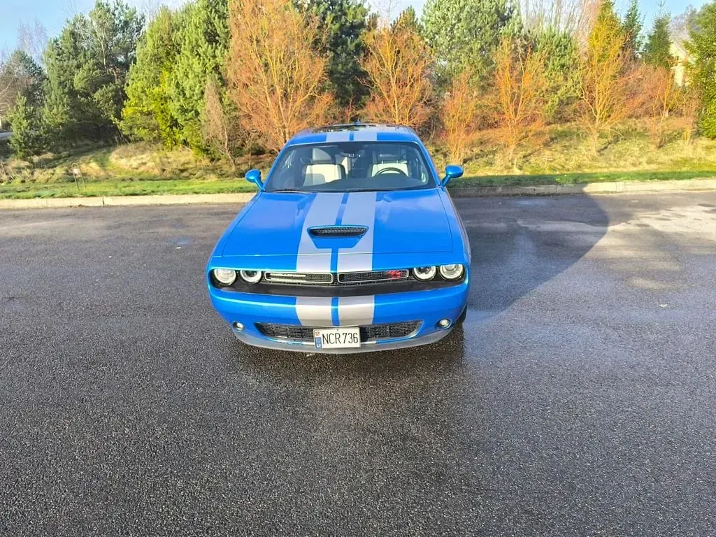 Używany Dodge Challenger 373 KM (274 kW) 2015 Niebieski Coupe