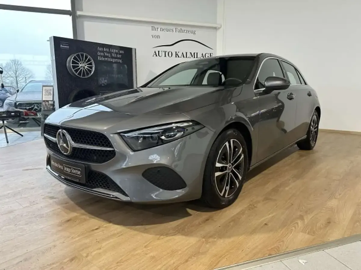 Gebraucht Mercedes A220 Progressive 190 PS (139 kW) 2024 Lack mountaingrau Limousine