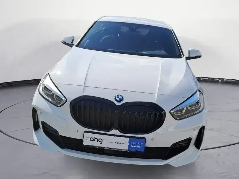 Gebraucht BMW 120 M Sport 178 PS (130 kW) 2023 Weiß Kleinwagen