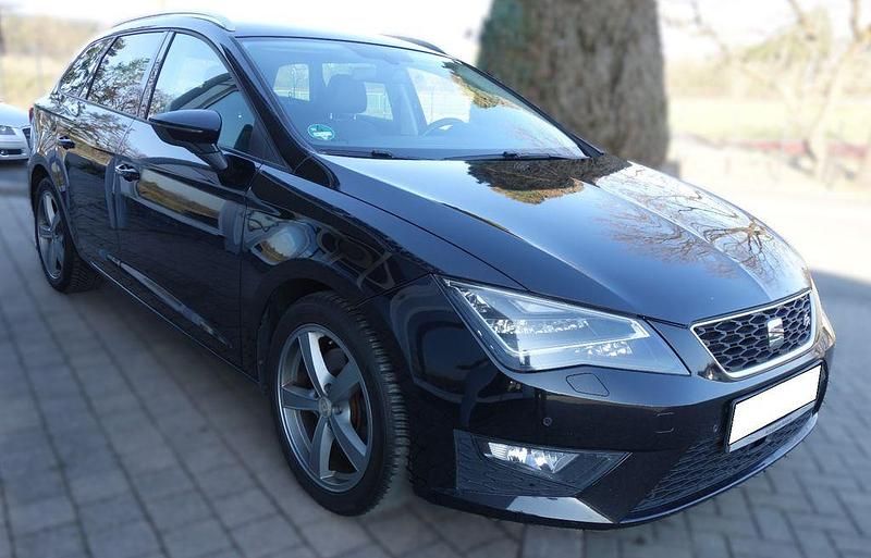Usado Seat Leon ST FR 184 HP (135 kW) 2016 Preto Carrinha